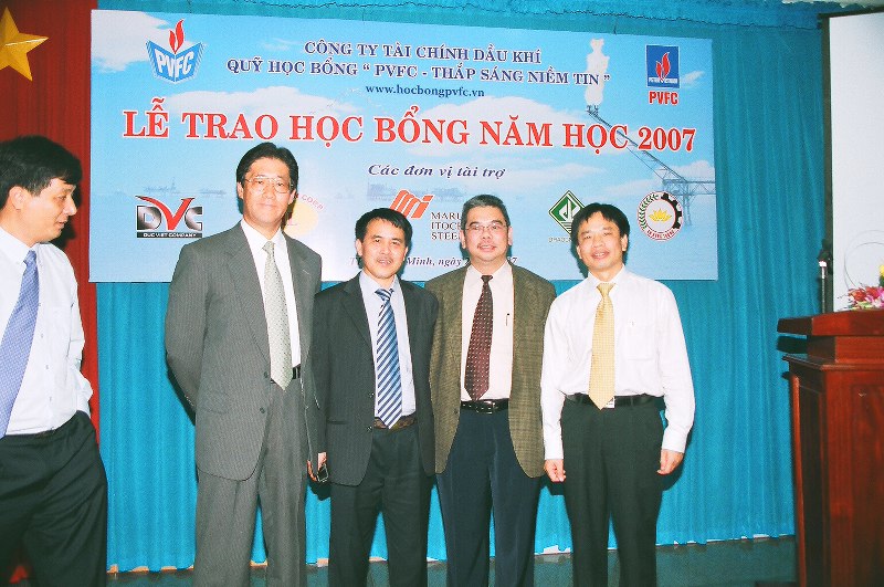 Trao học bổng 