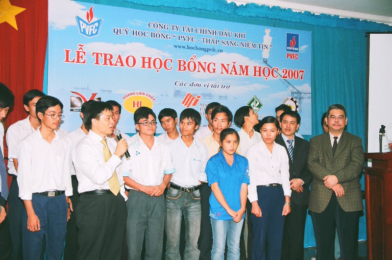 Trao học bổng 