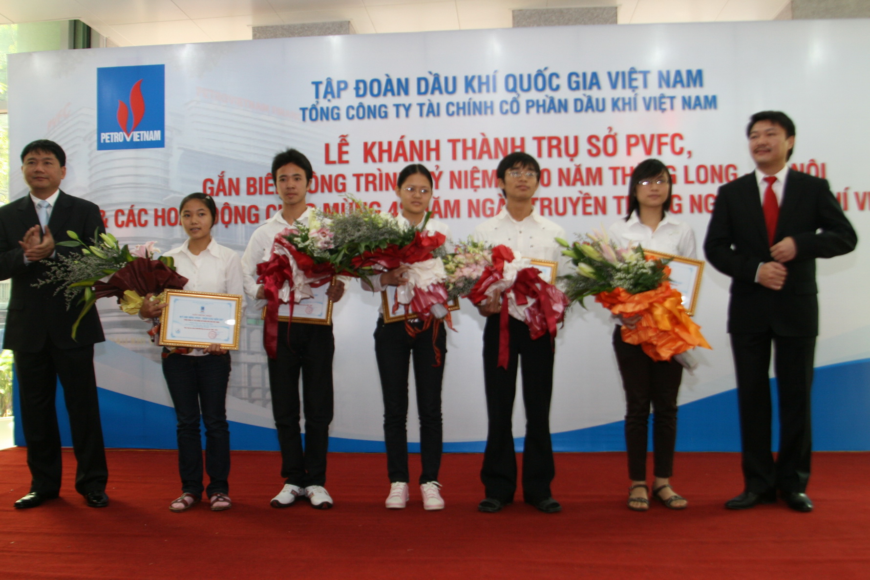 Trao học bổng 