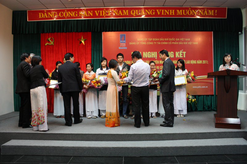 Trao học bổng 