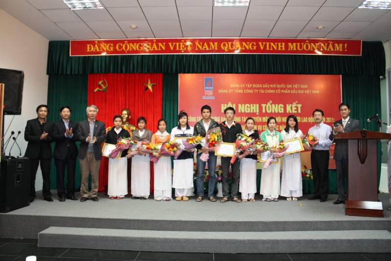 Trao học bổng 